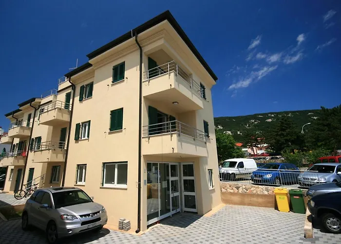 Happy Center * Baška
