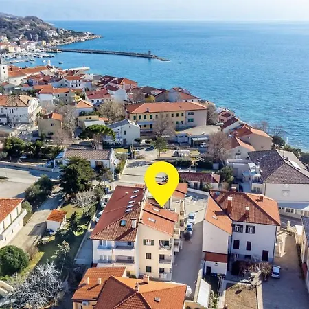 Happy Center Baška